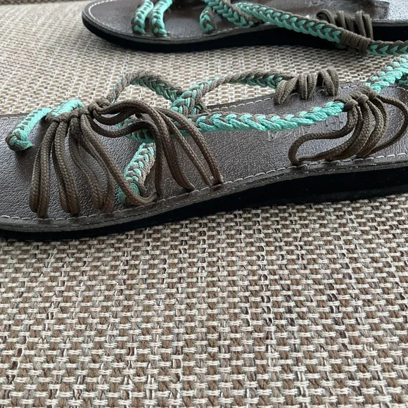 Plaka sandals,brown and teal.New size 8. - Picture 8 of 12